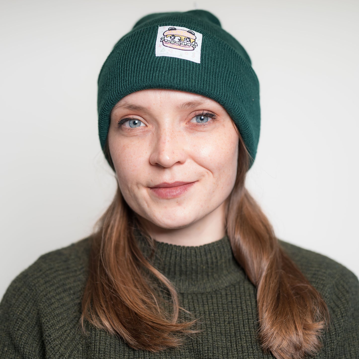 PANDA POUNDER - Bottle Green Beanie